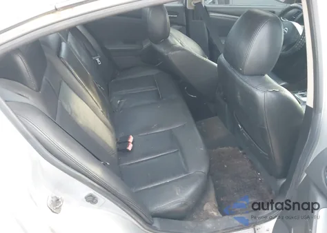 2010 Nissan Altima 2.5 S z USA, uszkodzony, nr VIN 1N4AL2AP0AN452687